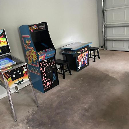 Cozy Home With Arcade, Ping Pong & Fenced Backyard Lawrenceville Bagian luar foto