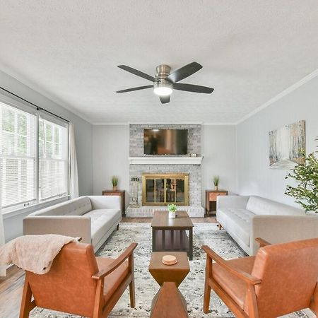 Cozy Home With Arcade, Ping Pong & Fenced Backyard Lawrenceville Bagian luar foto
