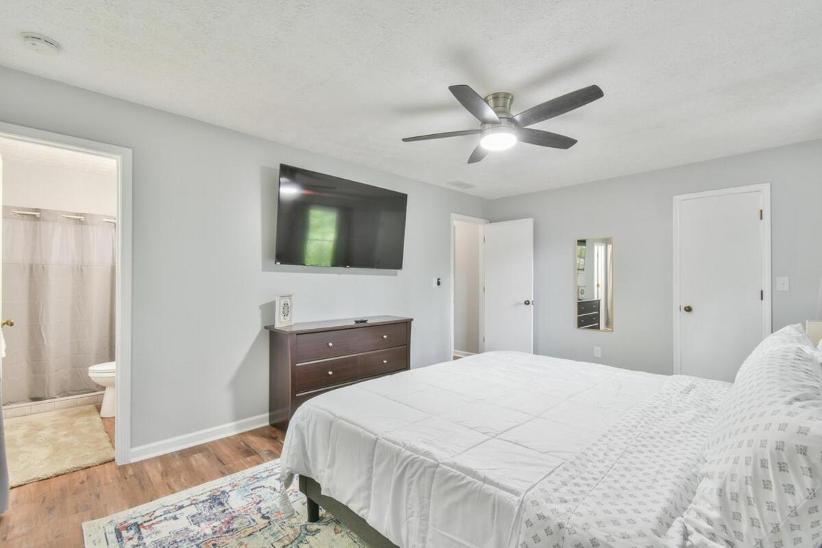 Cozy Home With Arcade, Ping Pong & Fenced Backyard Lawrenceville Bagian luar foto