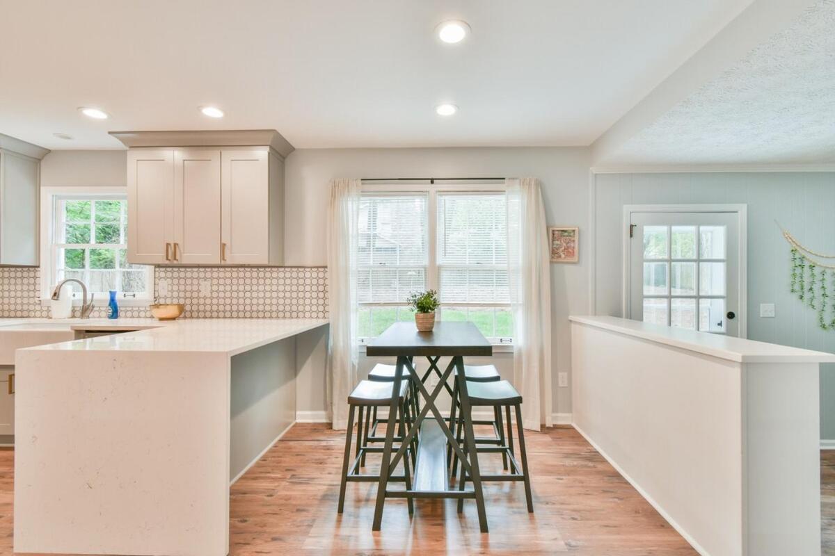 Cozy Home With Arcade, Ping Pong & Fenced Backyard Lawrenceville Bagian luar foto