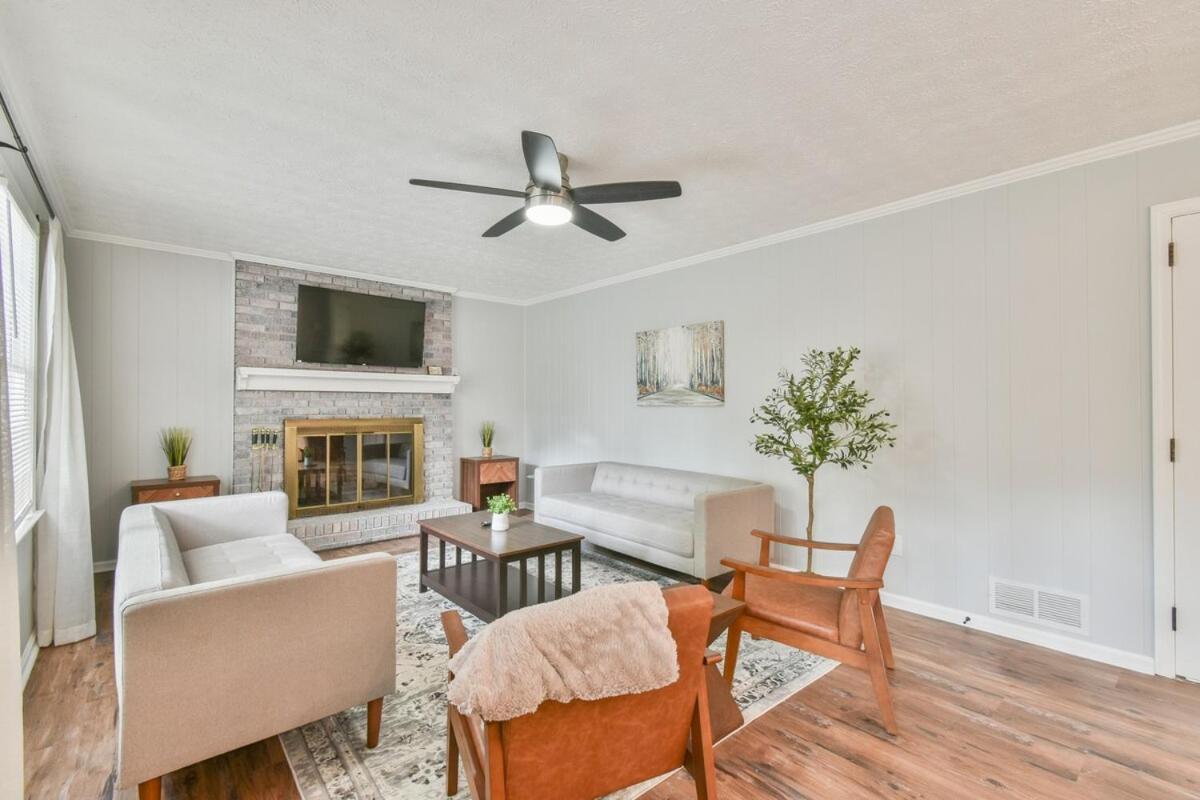 Cozy Home With Arcade, Ping Pong & Fenced Backyard Lawrenceville Bagian luar foto