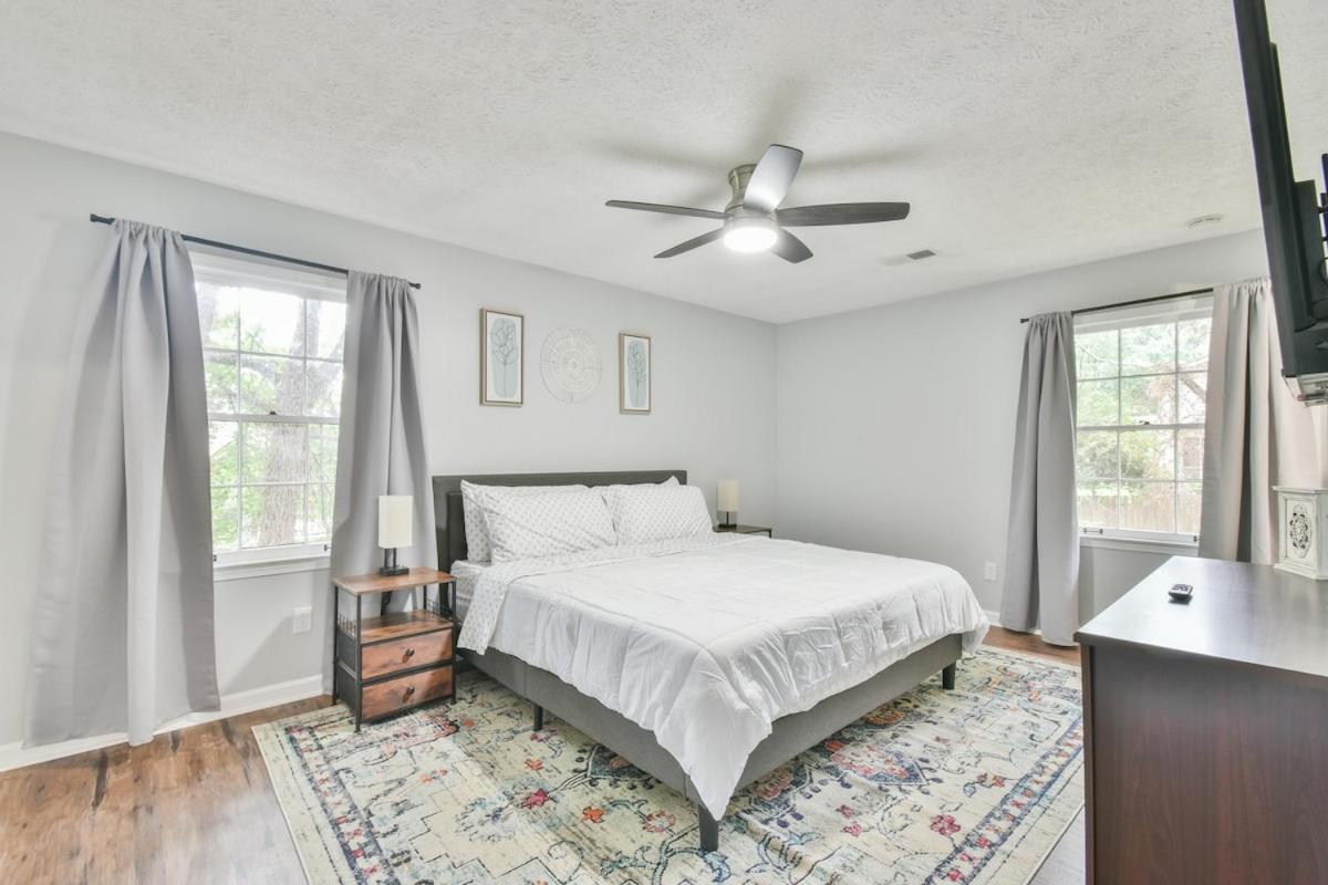Cozy Home With Arcade, Ping Pong & Fenced Backyard Lawrenceville Bagian luar foto